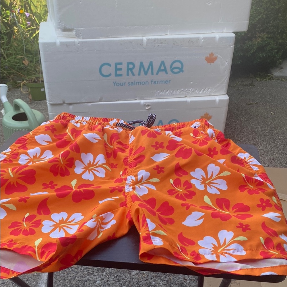Men’s Vibrant Orange Floral Swim Shorts Size Small
